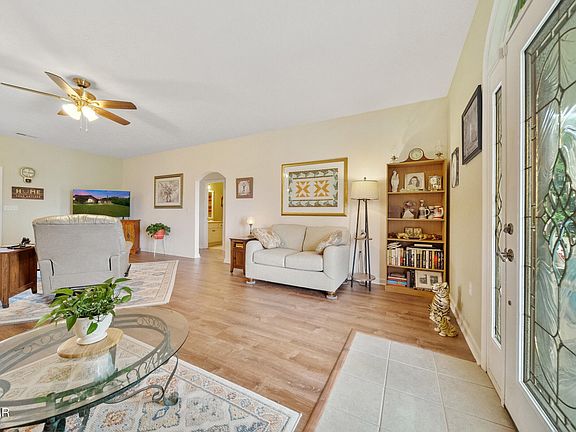 2nd image of 854 River Cliff Dr