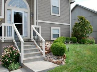 1202 W 10th Ave, Kearney, MO 64060
