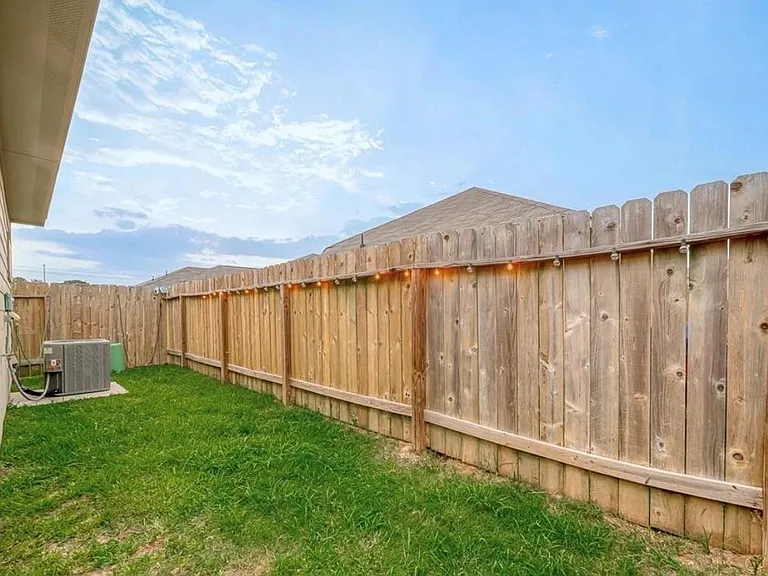 6409 Hollock Meadows Ln — Photo 21