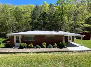 612 Bark Camp Branch Rd, Delphia, KY 41735