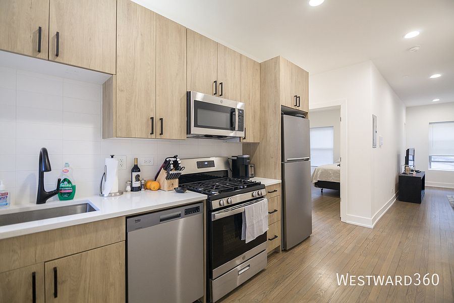 1st image of 6205 N Glenwood Ave #3