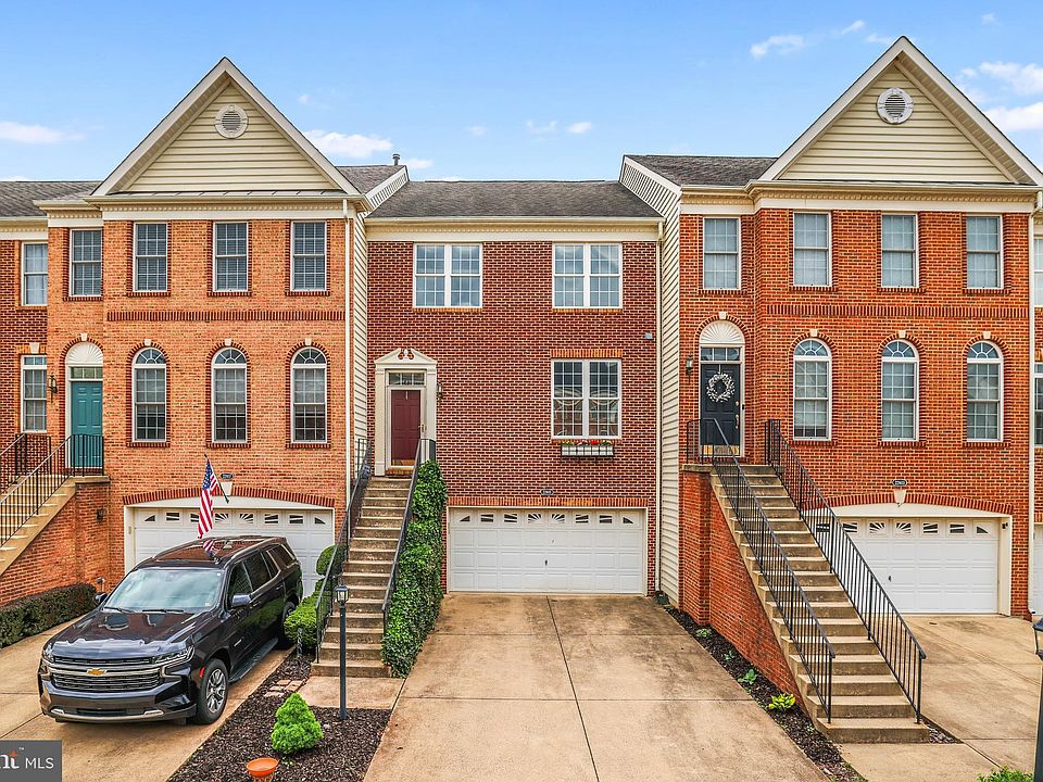 1st image of 22605 Welborne Manor Sq