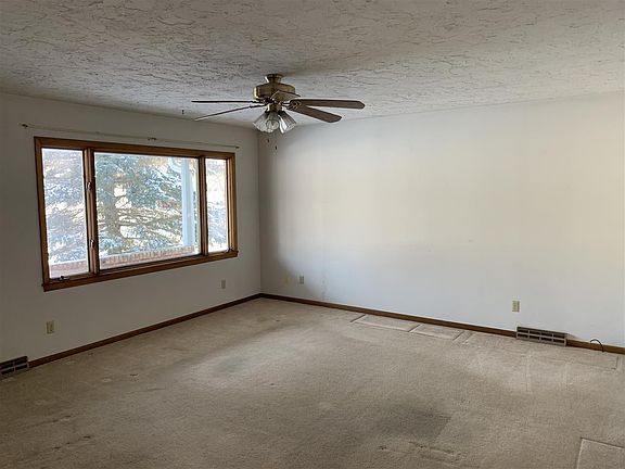 4th image of 22 Avenue C E