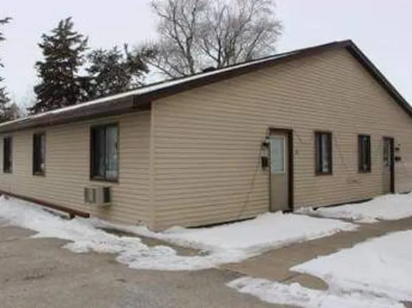 322 N Commercial Ave APT 8, Eagle Grove, IA 50533