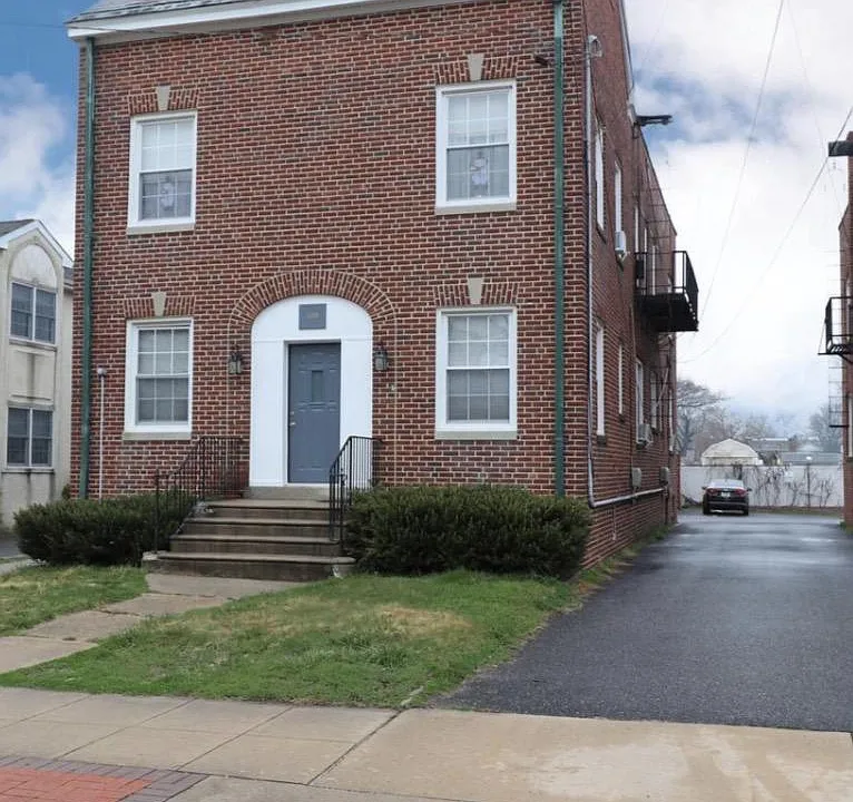109 E Main St #1