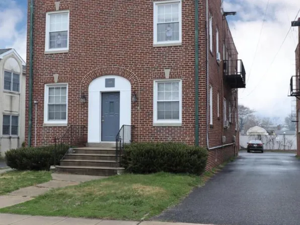109 E Main St APT 1, Maple Shade, NJ 08052