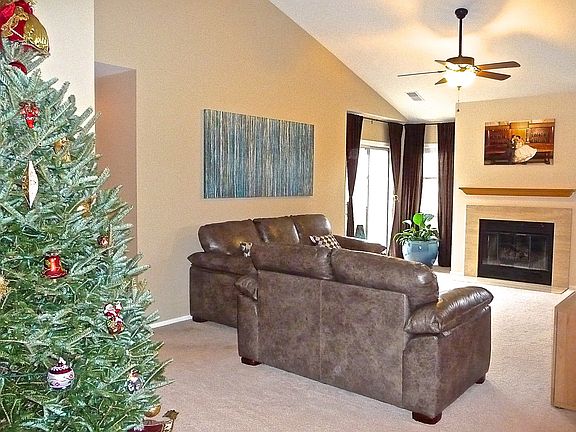 2nd image of 211 Dublin Ln Unit Z2