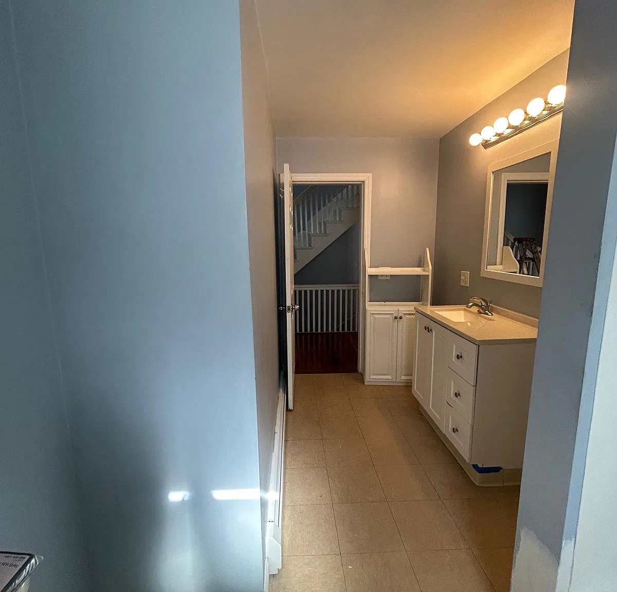 3 bed, 1000 sqft, $3,200 — Photo 2