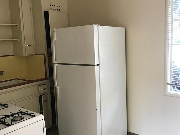 5th image of 959 Harmon Ave APT 4