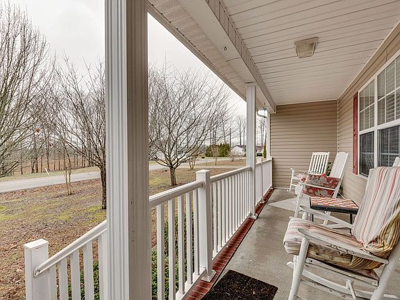 3rd image of 125 Poling Dr