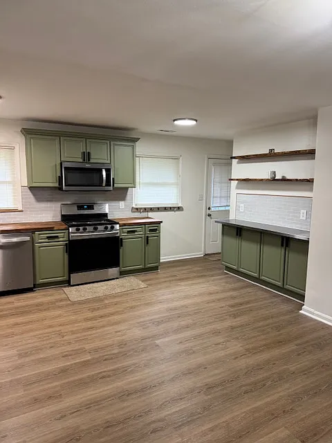 3 bed, 1791 sqft, $2,800 — Photo 2