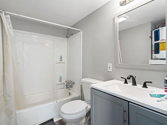 2nd image of 23 Bedford Sq APT 3