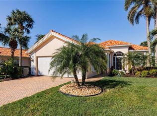 3957 Isla Ciudad Ct, Naples, FL 34109