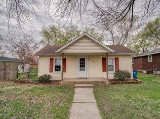 566 Wilson Ave, Wood River, IL