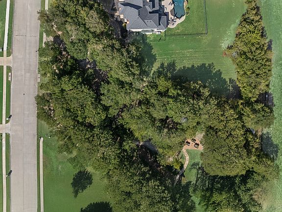 2nd image of 133 Falcon Point Dr