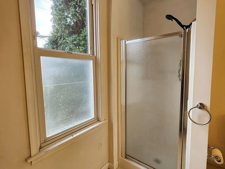 120 Cooper St — Photo 13