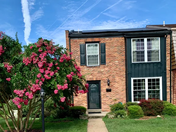 516 Meadow Hall Dr #516, Rockville, MD 20851