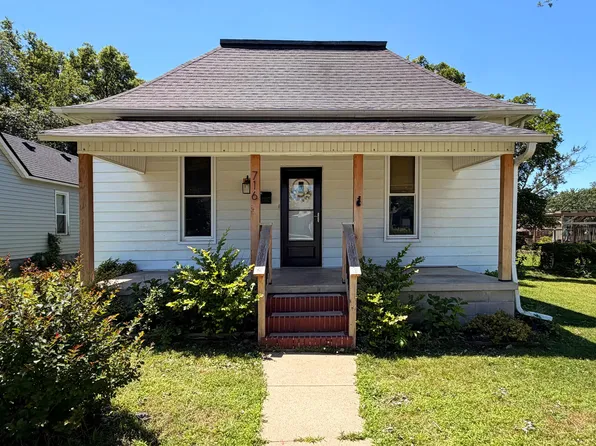 716 W 2nd St, Webb City, MO 64870