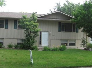5208 W Thurman Dr, Sioux Falls, SD 57106