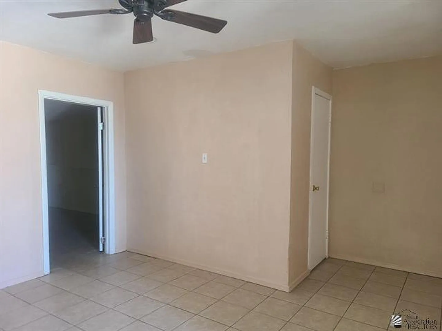 3 Bedroom, 2 bath! — Photo 4