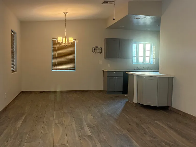 2336 W Orange Dr — Photo 4