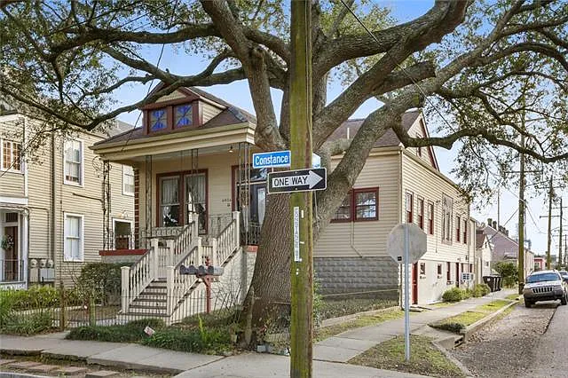 731 Robert St — Photo 3