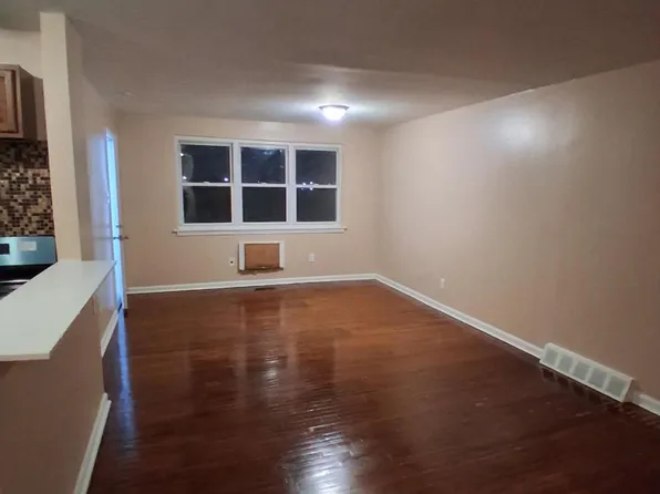 12508 Knights Rd, Philadelphia, PA 19154