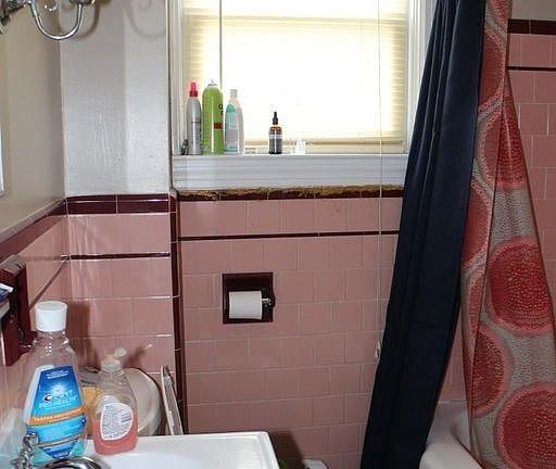 2nd image of 521 Admiral St #1