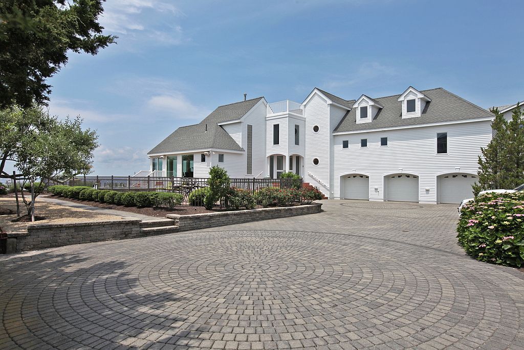 140 Long Beach Blvd #C - Property Image