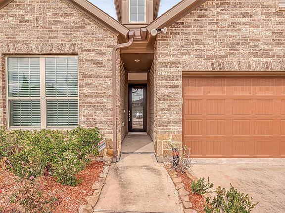 3rd image of 8107 Silverspot Lane