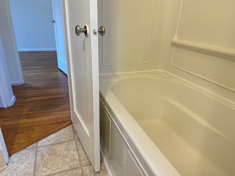 3674 SE Center St #3 — Photo 15