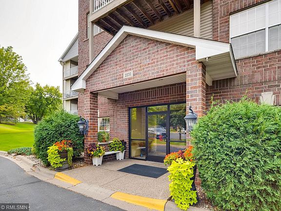 3rd image of 2231 Penn Pl APT 317