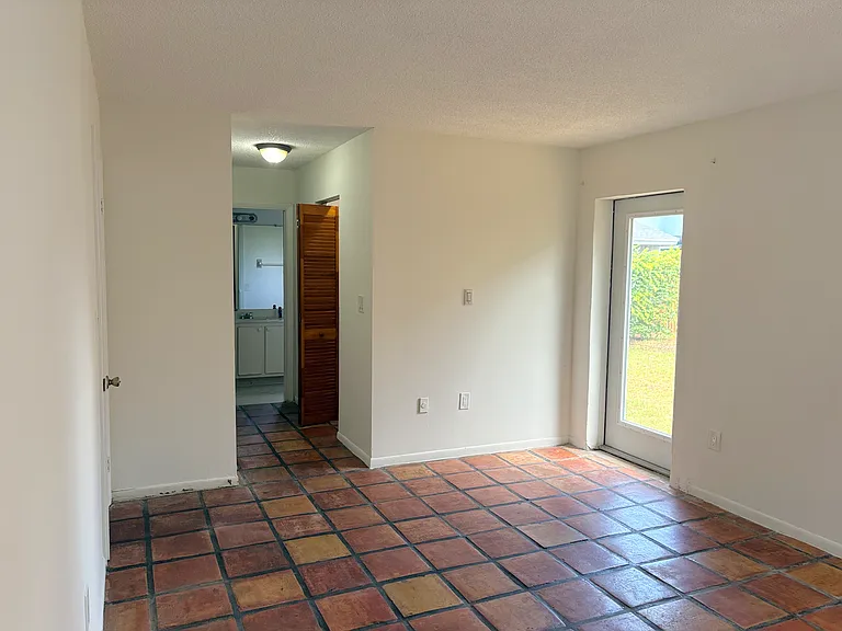 SW 100th Ct — Photo 11
