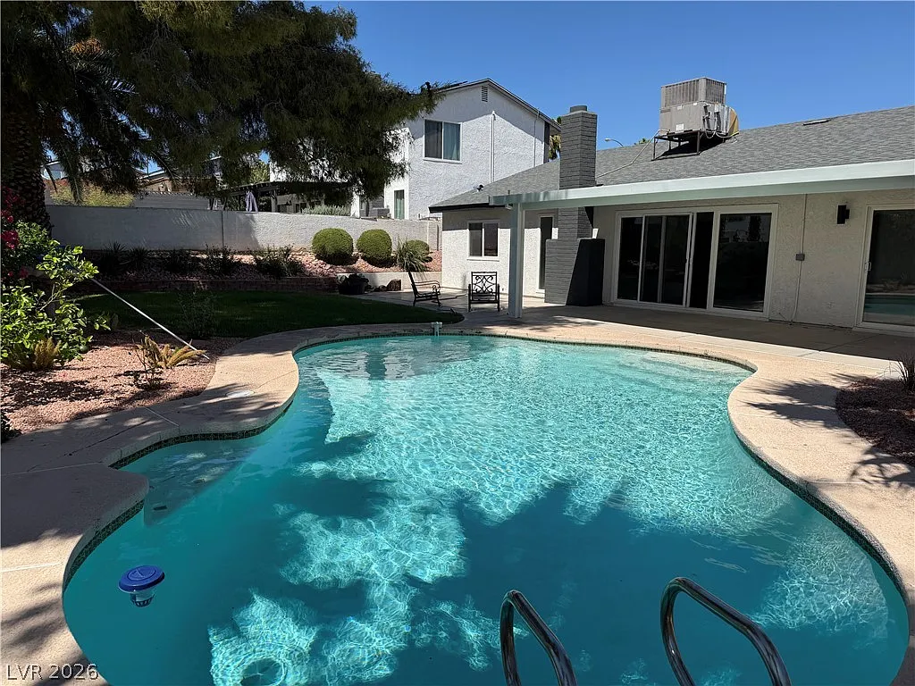 3 bed, 2.0 bath, 1672 sqft, $2,550 — Photo 3