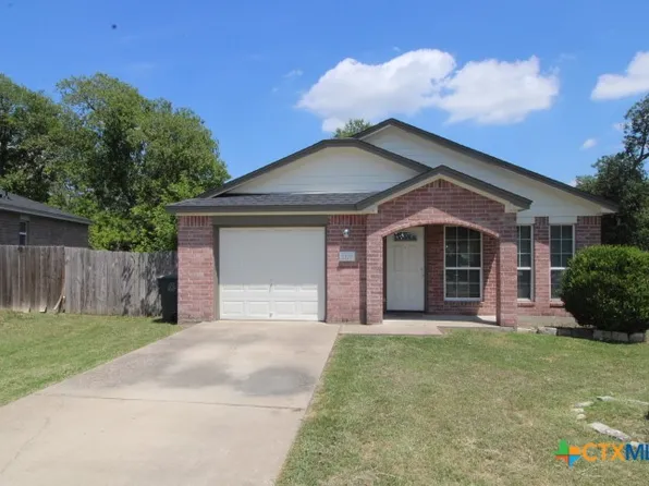 2207 N 12th St, Temple, TX 76501