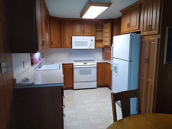 5th image of 105 W Bartelt Ave