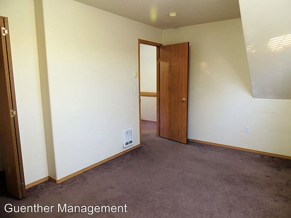 4th image of 2623 E Desmet Ave #B