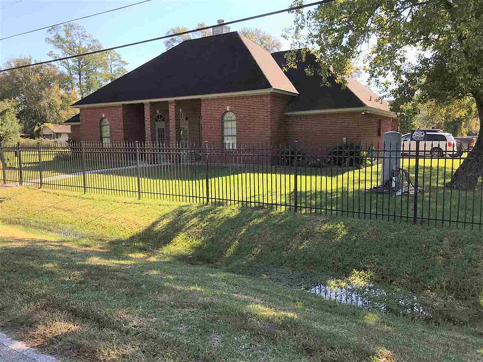 1st image of 17002 Water Oak Dr