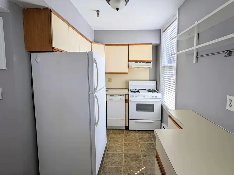 4 Commonwealth Ct #9 — Photo 5