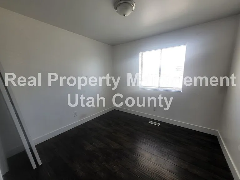 1054 S Ellen Cir — Photo 15
