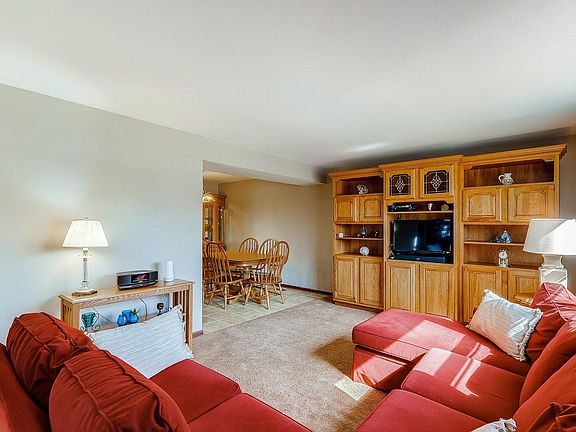 5th image of 1390 Gloucester Ct