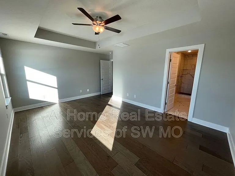 5943 S Iris Ln — Photo 10