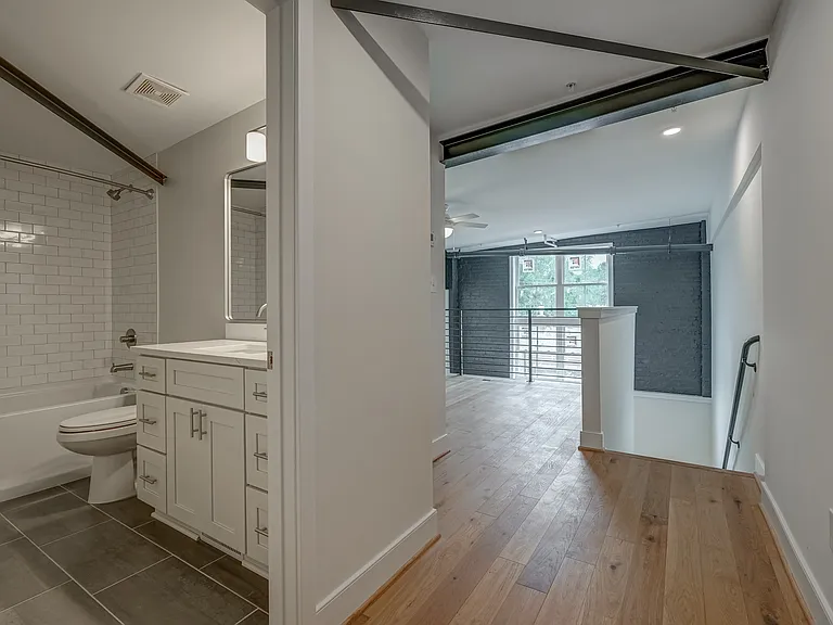4028 Macarthur Ave #5 — Photo 11