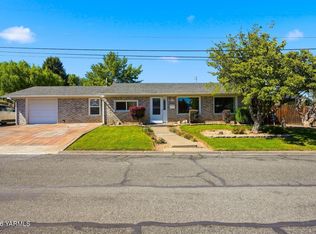 3005 Bonnie Doon Ave, Yakima, WA 98902