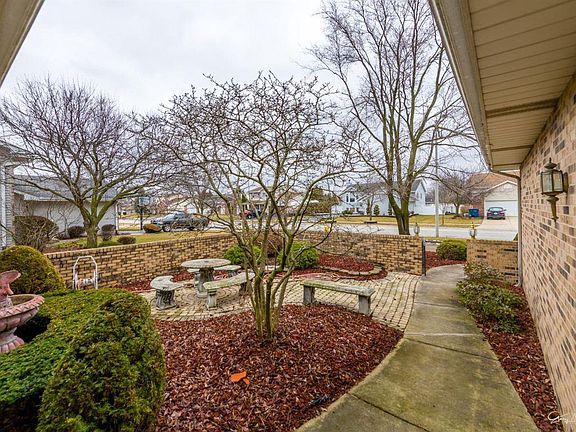 5th image of 1602 Rosemary Ct