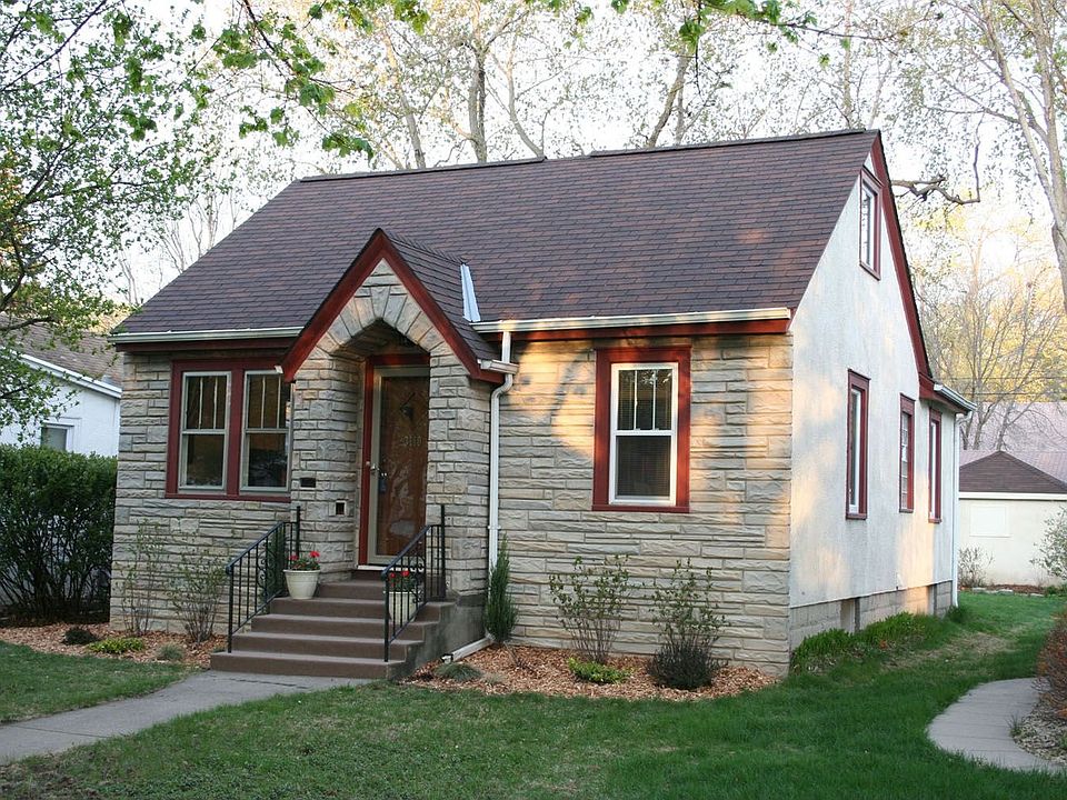 Stucco w/Full Stone Front