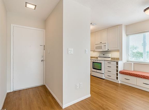 4th image of 301 S Gulfstream Ave Unit 204