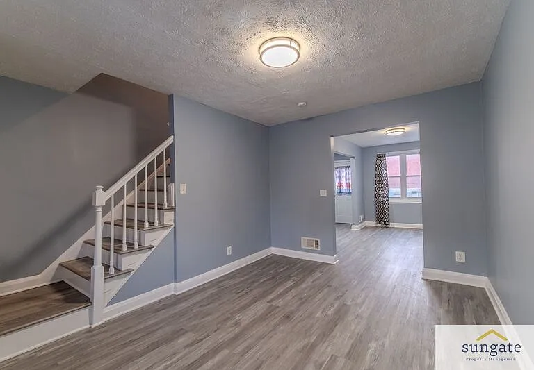 1504 Elrino St — Photo 2
