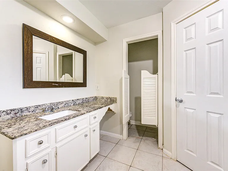 8107 Durklyn Ln — Photo 17