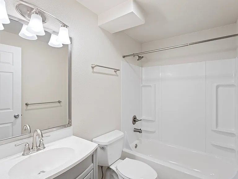 Bayshore Vista Apartments — Photo 17